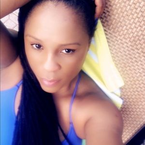 Meet your Posher, Claudine